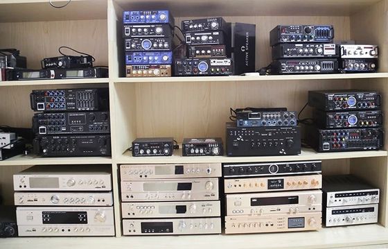 Melhore a sua experiência de condução com o Equalizer EQ5 e a entrada AUX
