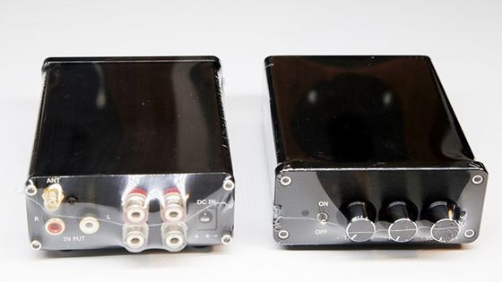 Tabela de amplificador de áudio Bluetooth 5.0 de 100W*2 com material de alumínio para amplificador de potência profissional